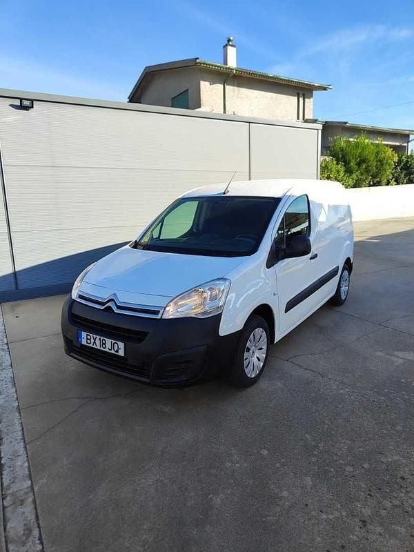 Branco Usado 2018 Citroën Berlingo Monovolume | € 12.500 (Preço justo) - Imagem 1/4