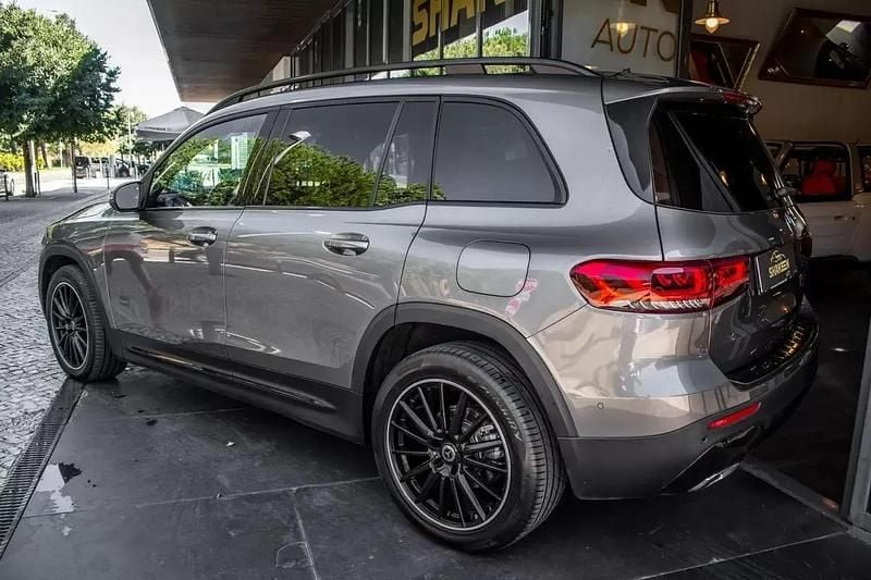 Usado Mercedes GLB200 AMG line 150 HP (110 kW) 2020 Cinzento SUV