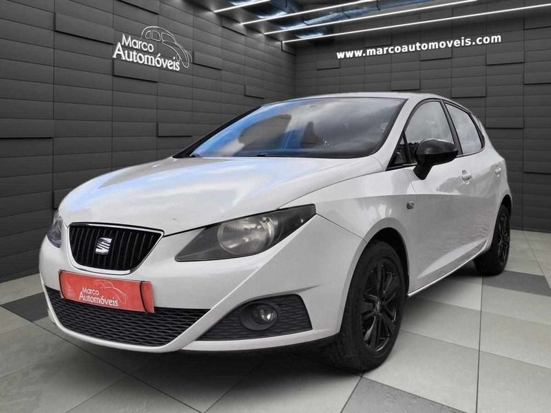 Branco Usado 2011 Seat Ibiza Reference Citadino | € 6.950 (Preço justo) - Imagem 1/4