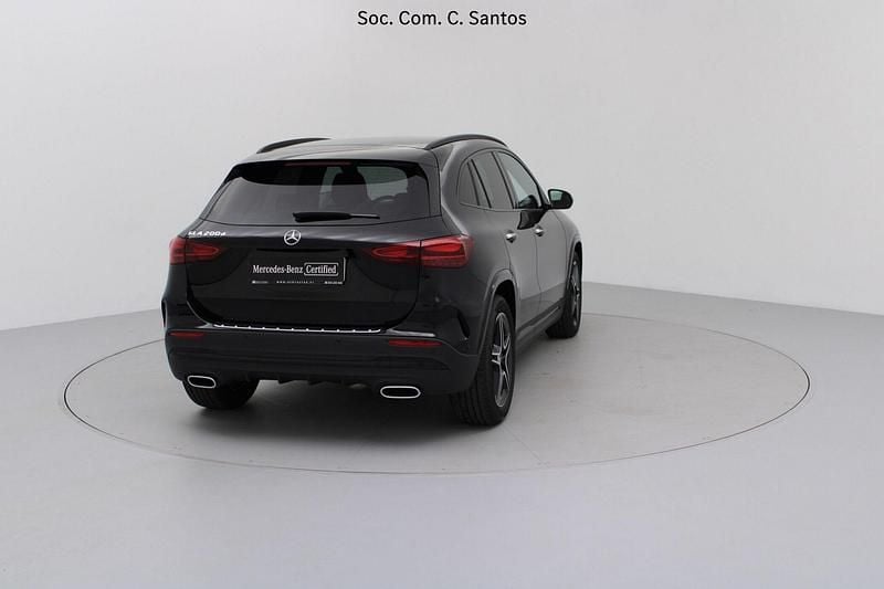 Usado Mercedes GLA200 AMG 150 HP (110 kW) 2025 Preto SUV