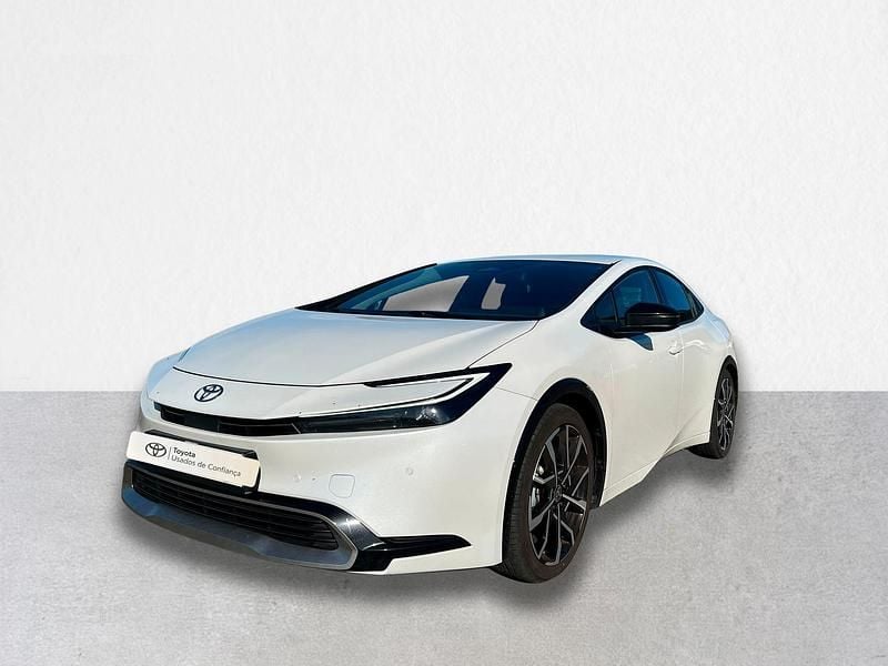 Usado Toyota Prius Luxury 223 HP (164 kW) 2025 Branco (pintura metalizada especial) Citadino