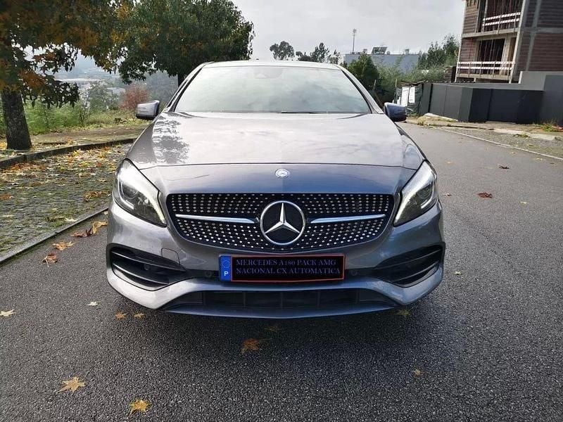 Cinza Usado 2016 Mercedes A160 AMG line | € 16.999 (Bom preço) - Imagem 1/4