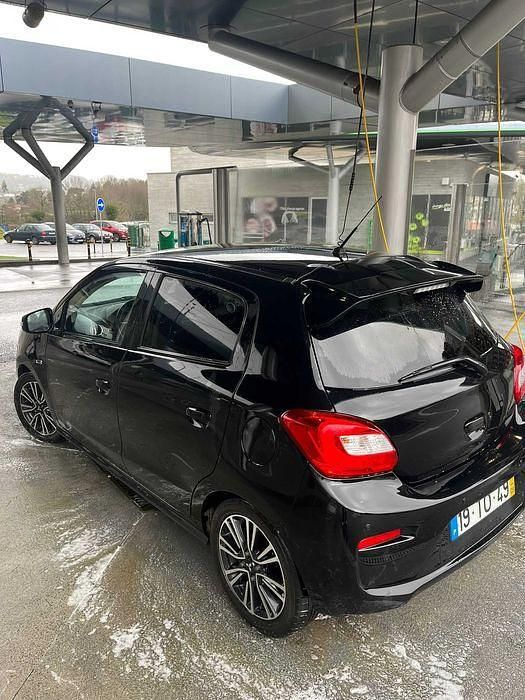 Usado Mitsubishi Space Star Edition 80 HP (58 kW) 2017 Sedan