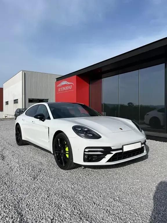 Branco Usado 2021 Porsche Panamera Turbo S Sedan | € 135.000 - Imagem 1/4