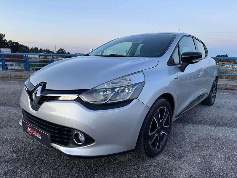 Cinzento Usado 2015 Renault Clio IV | € 8.500 (Bom preço) - Imagem 1/4