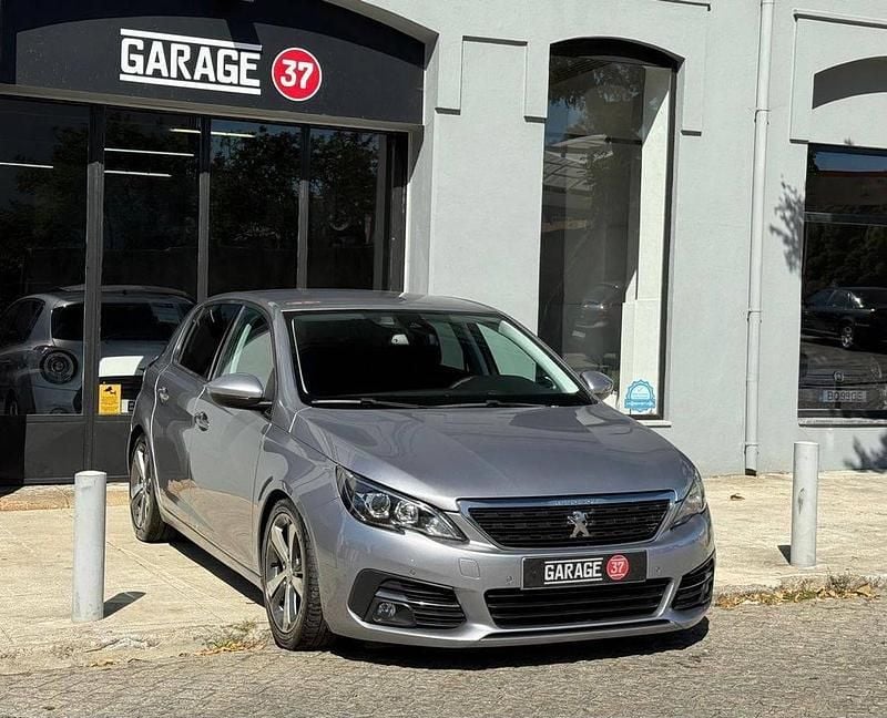 Cinzento Usado 2017 Peugeot 308 Allure | € 12.490 (Preço justo) - Imagem 1/4