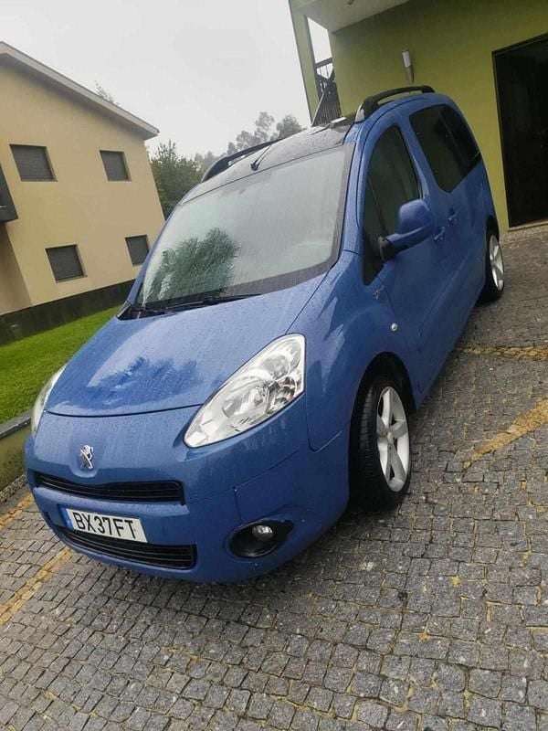 Azul Usado 2016 Peugeot Partner Van | € 9.250 (Preço justo) - Imagem 1/4