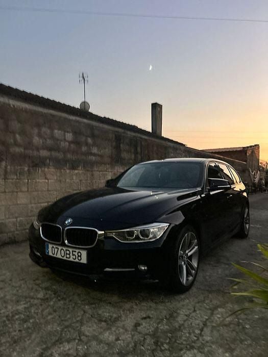 Usado 2013 BMW 320 Sport Line Sedan | € 16.500 (Preço justo) - Imagem 1/4