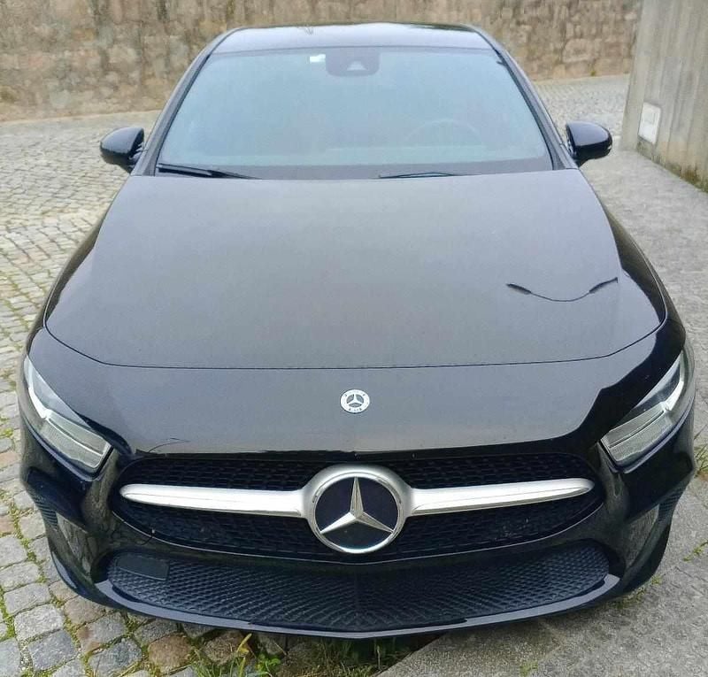 Preto Usado 2021 Mercedes 180 Sedan | € 25.900 - Imagem 1/4