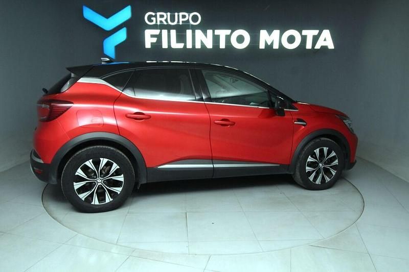 Usado Renault Captur Engineered 160 HP (117 kW) 2023 Vermelho SUV