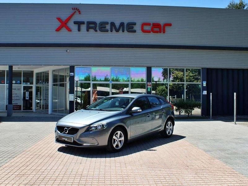 Cinzento Usado 2017 Volvo V40 Carrinha | € 15.750 (Preço justo) - Imagem 1/4