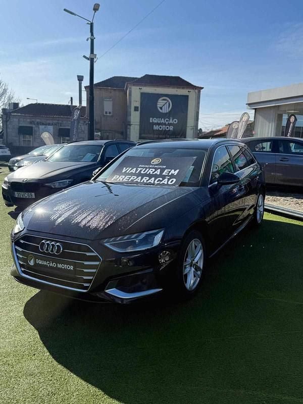 Usado Audi A4 163 HP (119 kW) 2022 Preto Carrinha