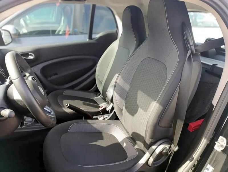 Usado Smart ForTwo Electric Drive 60 kW (82 HP) 2021 Preto Coupé