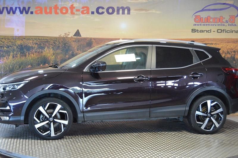 Usado Nissan Qashqai Tekna 160 HP (117 kW) 2019 Preto SUV