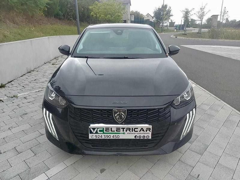 Preto Usado 2024 Peugeot e-208 Style Citadino | € 21.250 (Preço justo) - Imagem 1/4