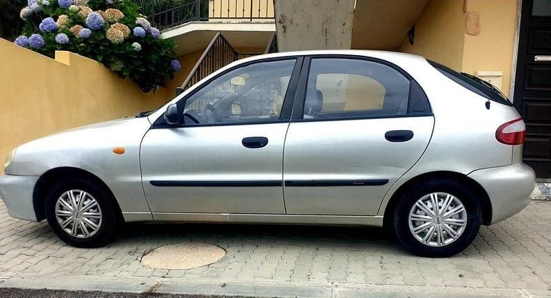 Usado 2000 Chevrolet Lanos Citadino | € 1.599 - Imagem 1/4