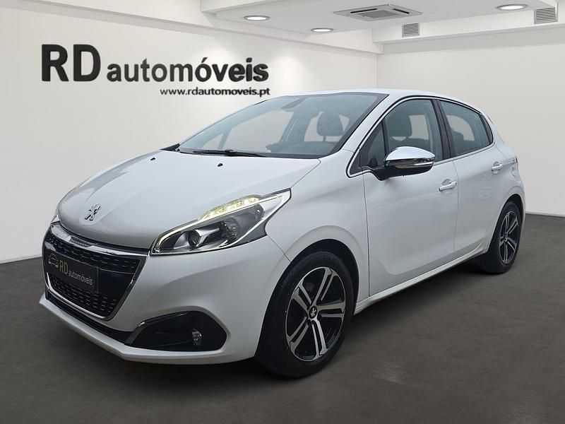 Branco Usado 2016 Peugeot 208 Active Citadino | € 13.000 (Caro) - Imagem 1/4