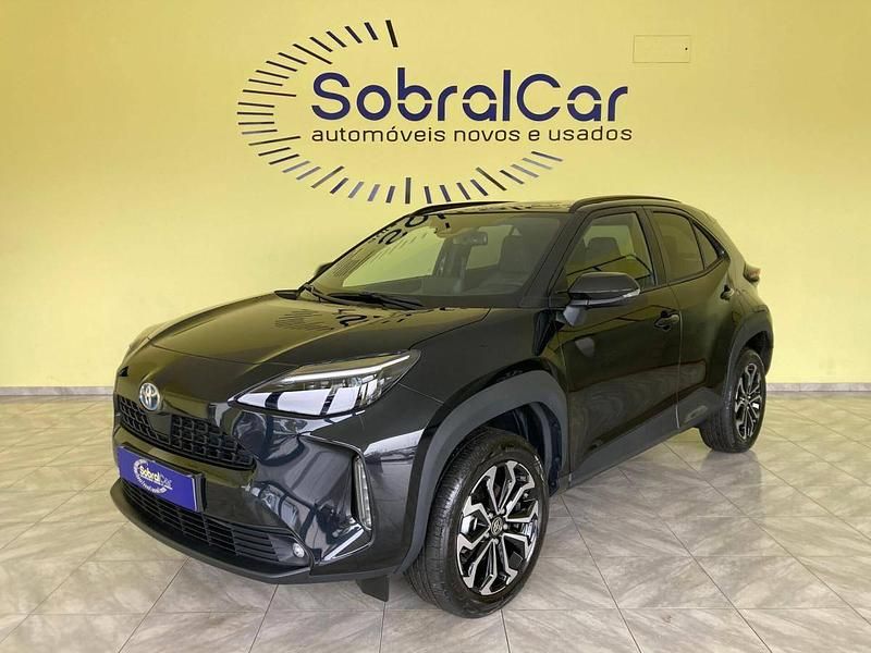 Preto Usado 2023 Toyota Yaris Hybrid | € 35.000 - Imagem 1/4