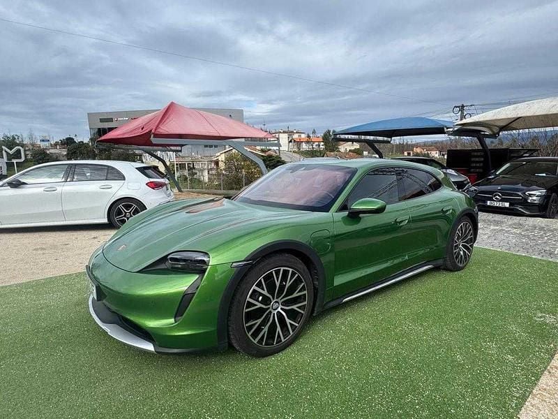 Verde Usado 2021 Porsche Taycan Sedan | € 70.990 (Preço justo) - Imagem 1/2