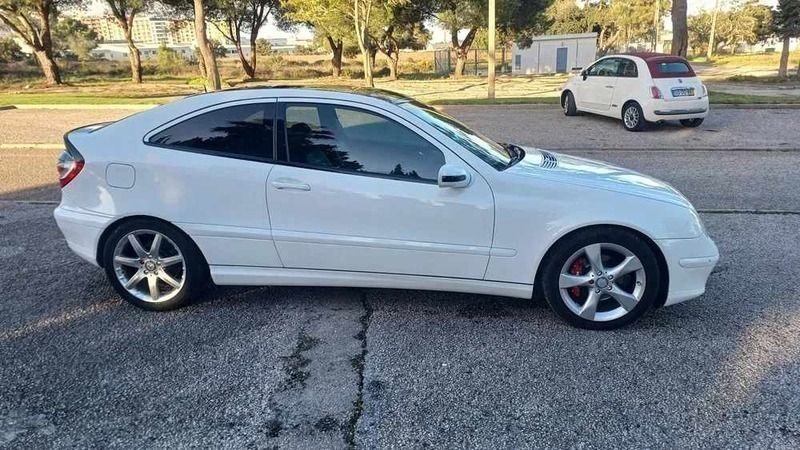 Branco Usado 2001 Mercedes C220 Coupé | € 9.500 (Preço elevado) - Imagem 1/4