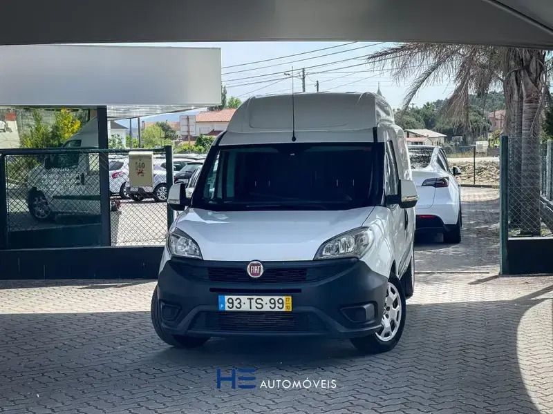 Usado Fiat Doblò 119 HP (87 kW) 2017 Branco Monovolume
