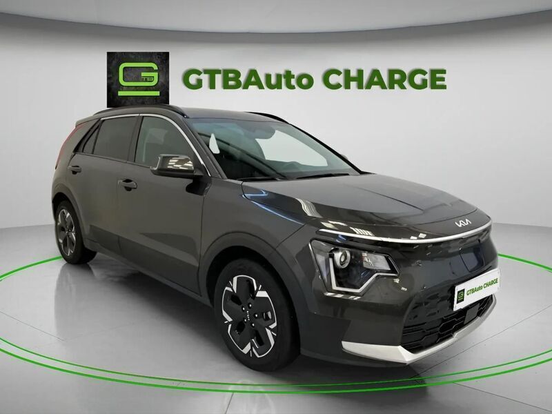 Cinza Usado 2022 Kia e-Niro SUV | € 40.900 - Imagem 1/4