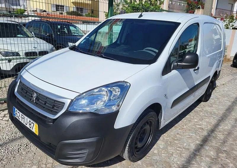 Branco Usado 2016 Peugeot Partner Monovolume | € 10.900 (Preço elevado) - Imagem 1/4
