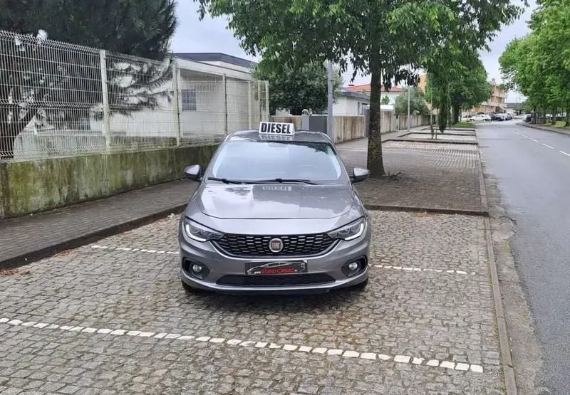 Cinza Usado 2020 Fiat Tipo Lounge Citadino | € 13.990 (Preço elevado) - Imagem 1/4