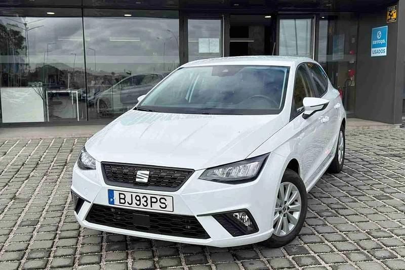 Branco Usado 2024 Seat Ibiza Style Citadino | € 18.300 (Preço justo) - Imagem 1/4