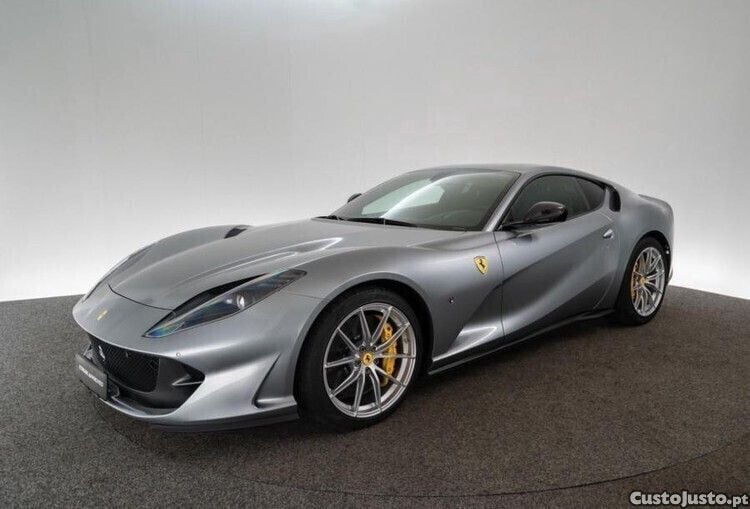 Cinza Usado 2019 Ferrari 812 Sedan | € 327.900 - Imagem 1/1