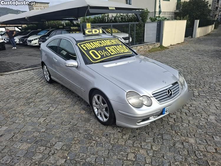 Cinza Usado 2003 Mercedes C220 Coupé | € 7.990 (Caro) - Imagem 1/1