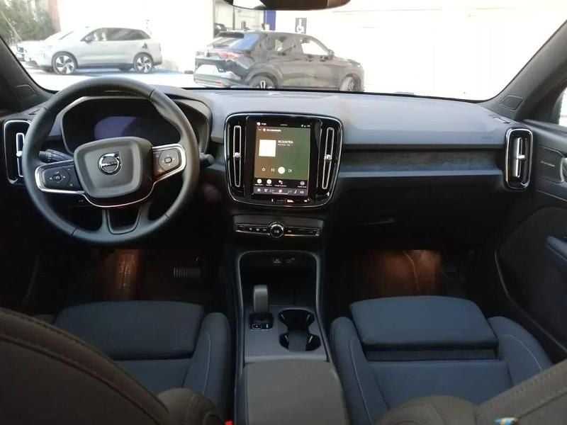 Usado Volvo EC40 Single Motor Extended Range 185 kW (252 HP) 2025 Preto SUV