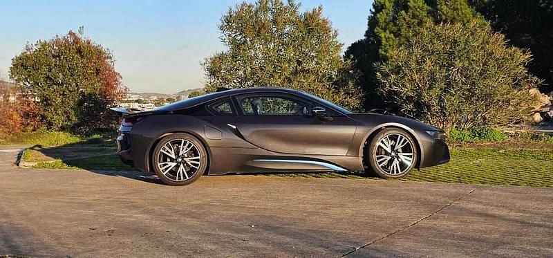 Usado BMW i8 374 HP (275 kW) 2020 Cinzento Coupé