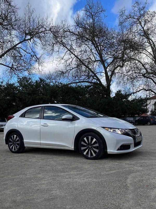 Usado Honda Civic 120 HP (88 kW) 2014 Branco Citadino