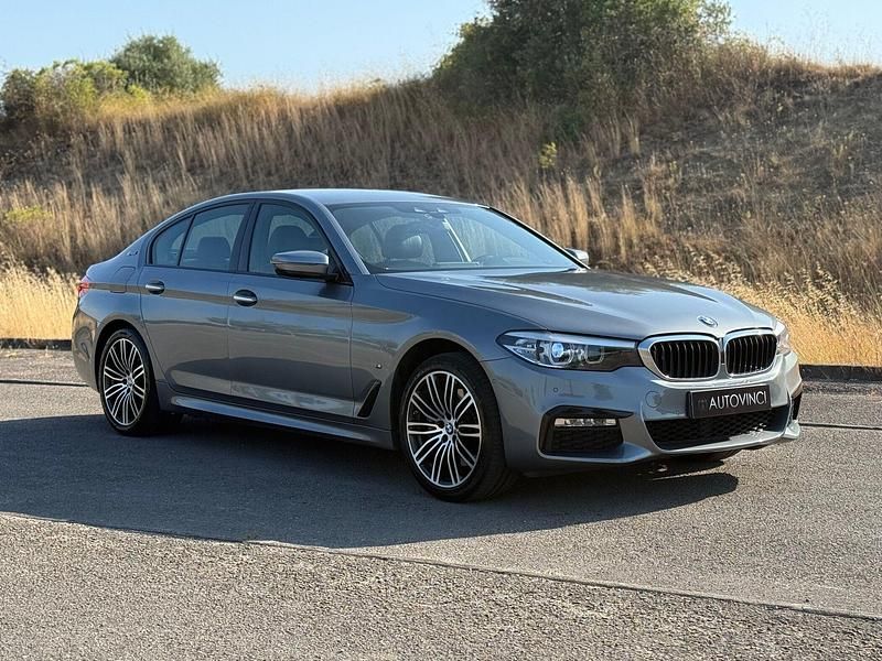 Cinza Usado 2017 BMW 530 iPerformance Sedan | € 22.900 - Imagem 1/4