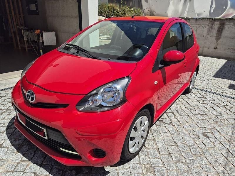 Usado 2014 Toyota Aygo Cool Citadino | € 6.900 (Caro) - Imagem 1/4