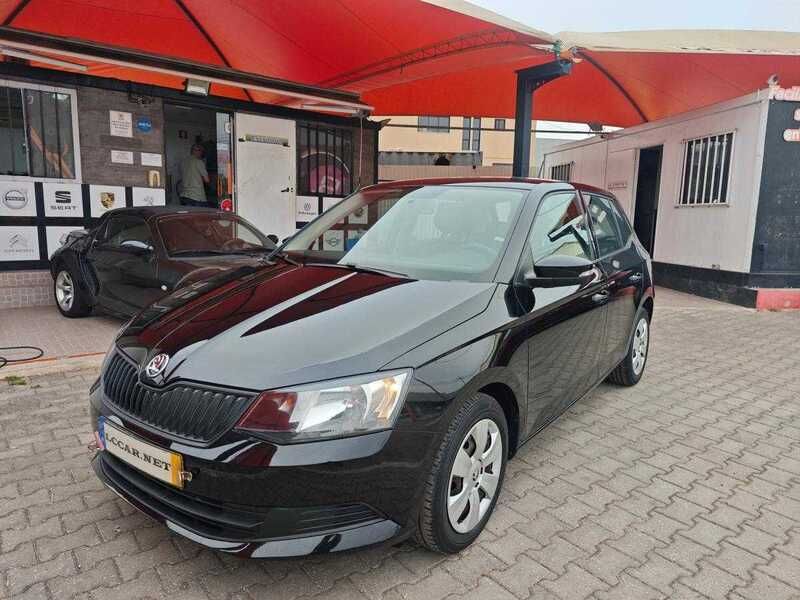 Preto Usado 2017 Skoda Fabia Active | € 12.900 - Imagem 1/4