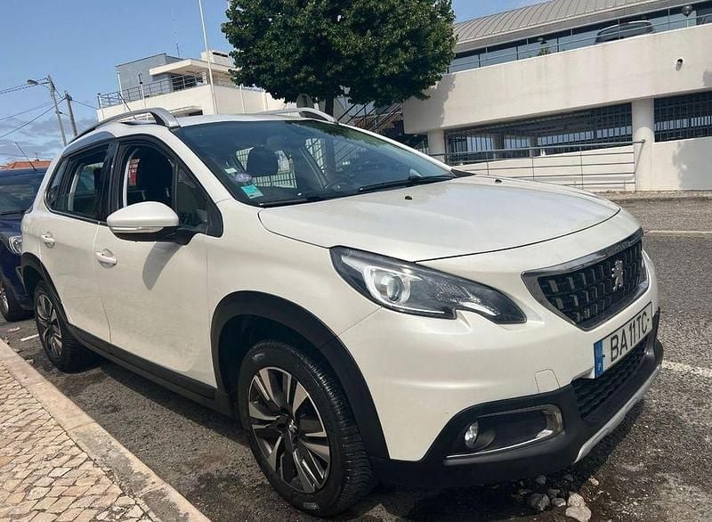 Usado Peugeot 2008 Allure 125 HP (91 kW) 2018 SUV