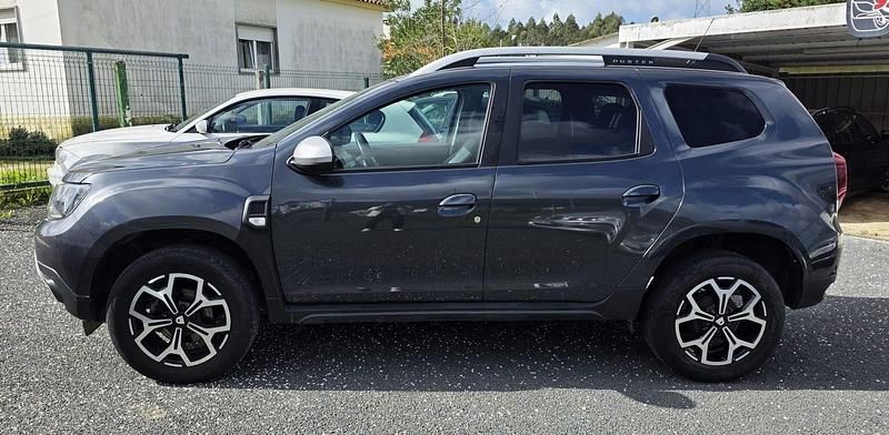 Usado Dacia Duster Prestige 115 HP (84 kW) 2021 Cinza SUV