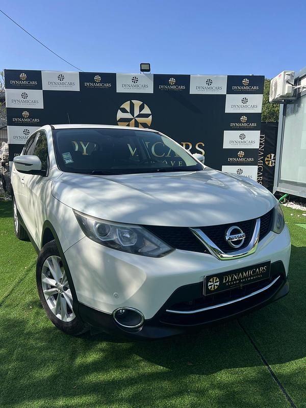 Usado Nissan Qashqai Tekna 109 HP (80 kW) 2015 Branco SUV