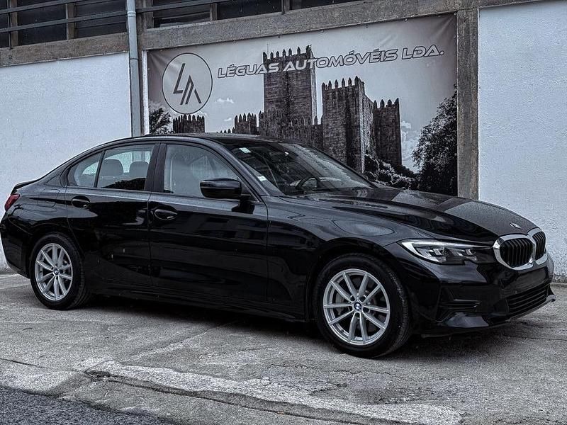 Usado BMW 330 292 HP (214 kW) 2019 Preto Sedan