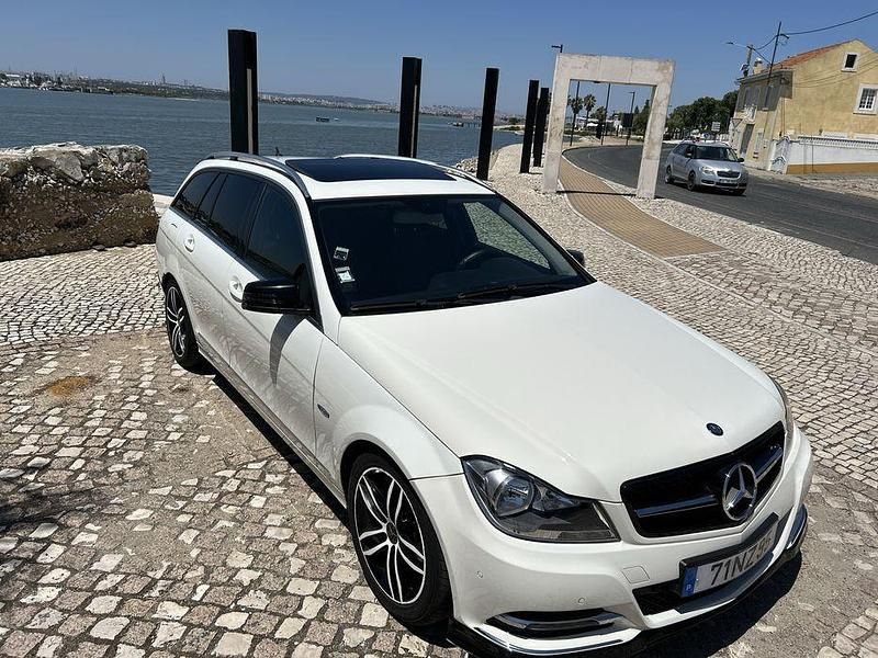 Usado 2011 Mercedes 220 Sedan | € 9.500 - Imagem 1/4