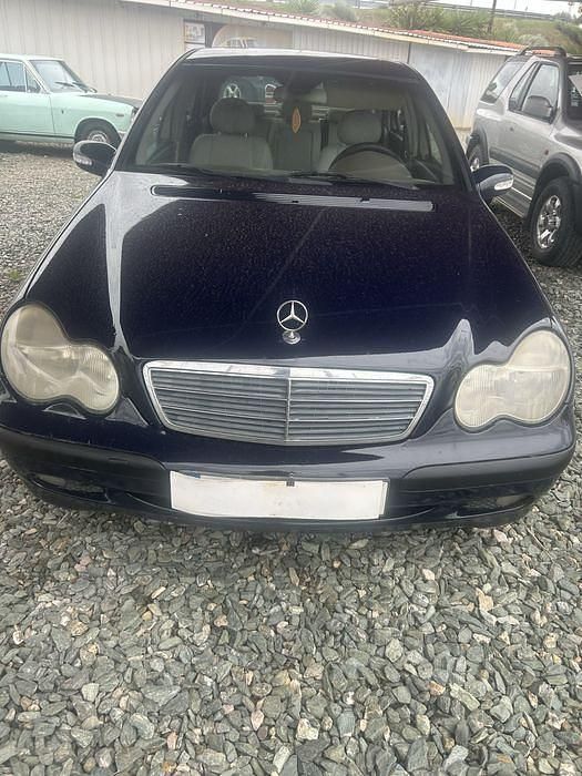Usado 2001 Mercedes C220 Classic Sedan | € 3.850 - Imagem 1/3