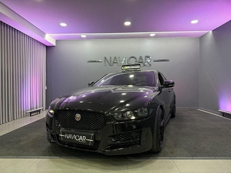 Preto Usado 2019 Jaguar XE R-Sport Sedan | € 18.850 (Bom preço) - Imagem 1/4