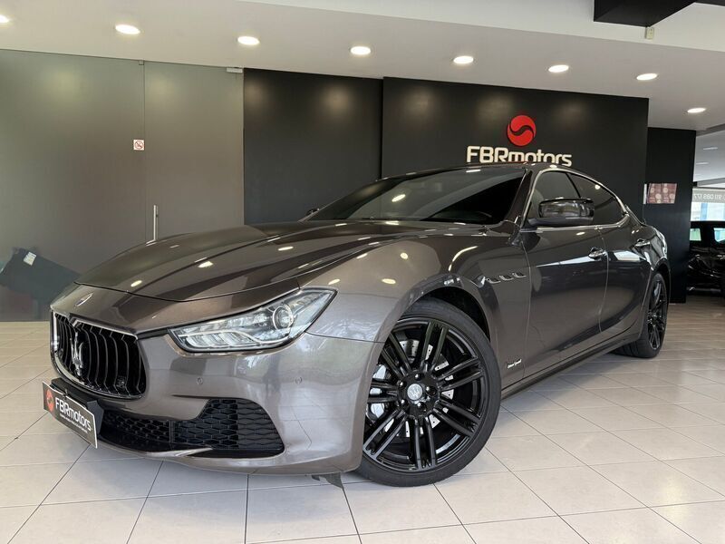 Cinzento Usado 2014 Maserati Ghibli Coupé | € 35.990 - Imagem 1/4