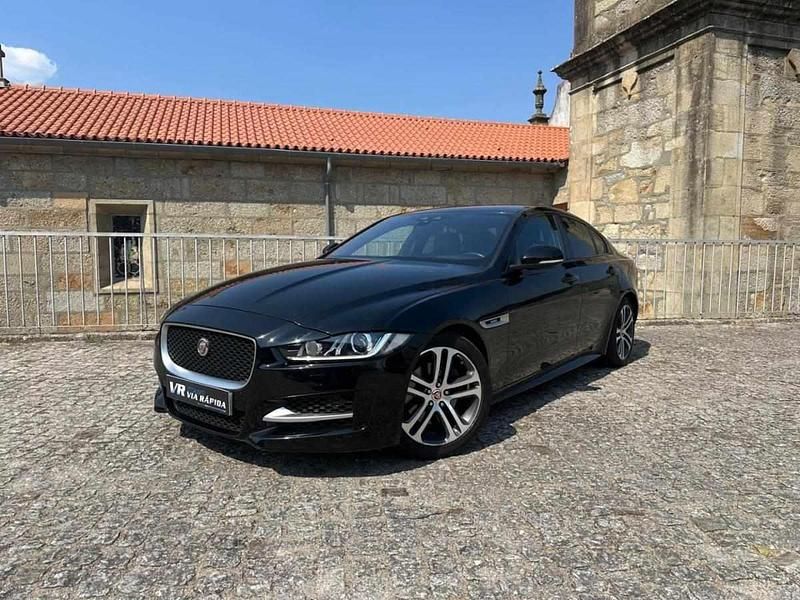 Preto Usado 2016 Jaguar XE Sedan | € 16.900 (Preço justo) - Imagem 1/2