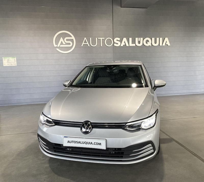 Cinzento Usado 2023 VW Golf VIII Life | € 25.900 (Preço justo) - Imagem 1/4