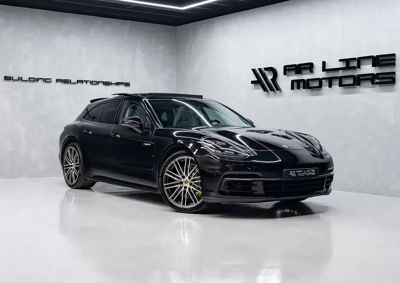 Preto Usado 2018 Porsche Panamera S E-Hybrid Platinum Edition Sedan | € 79.950 (Preço elevado) - Imagem 1/4