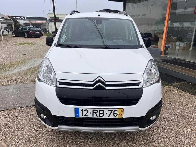 Usado Citroën Berlingo XTR 120 HP (88 kW) 2016 Branco Monovolume