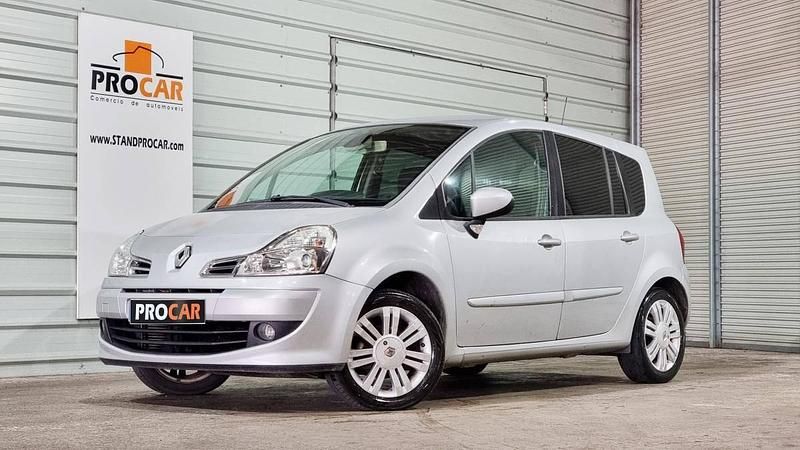 Cinzento Usado 2010 Renault Modus Monovolume | € 4.950 - Imagem 1/4
